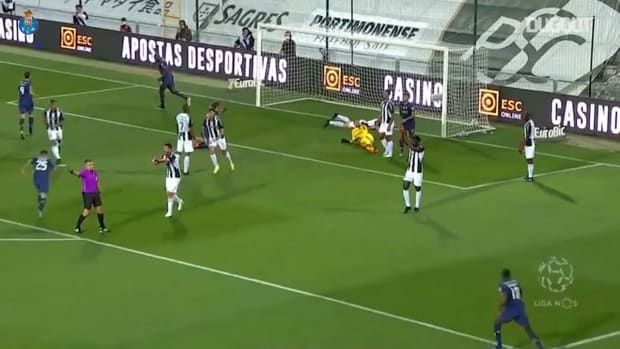 Sérgio Oliveira's free-kick secures FC Porto win vs Portimonense